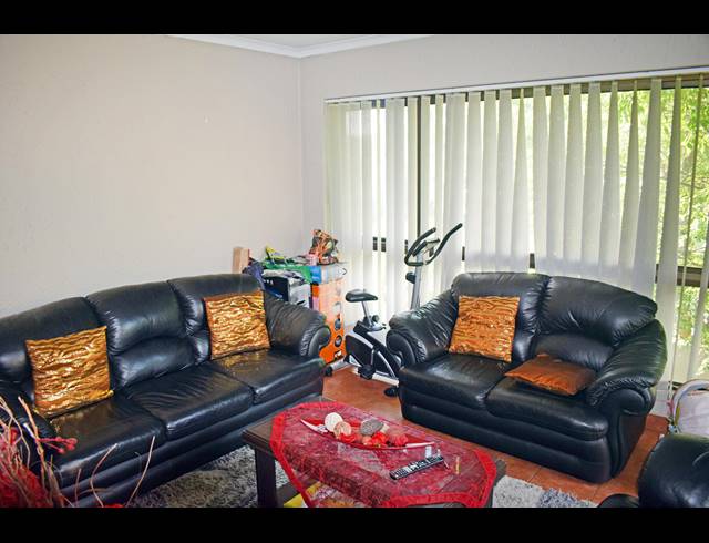 2 BEDROOM TOWNHOUSE FOR SALE IN ORIEL